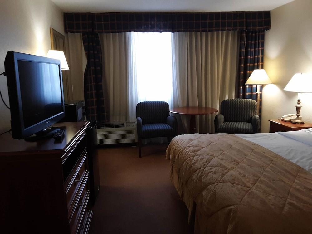 Norwood Inn Hudson Extérieur photo